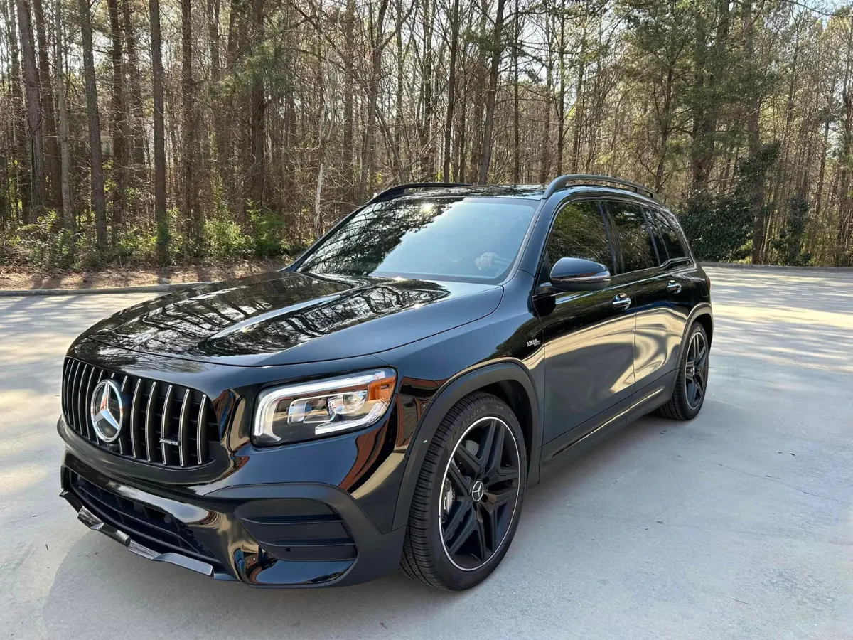 photo of black Mercedes SUV after ceramic coating service